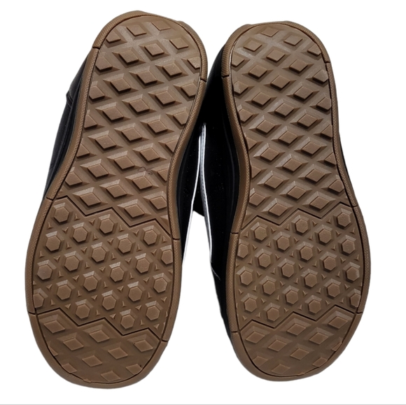 Vans Hi-Standard Black & Gum Linerless Snowboard Boots 2023 main image 2